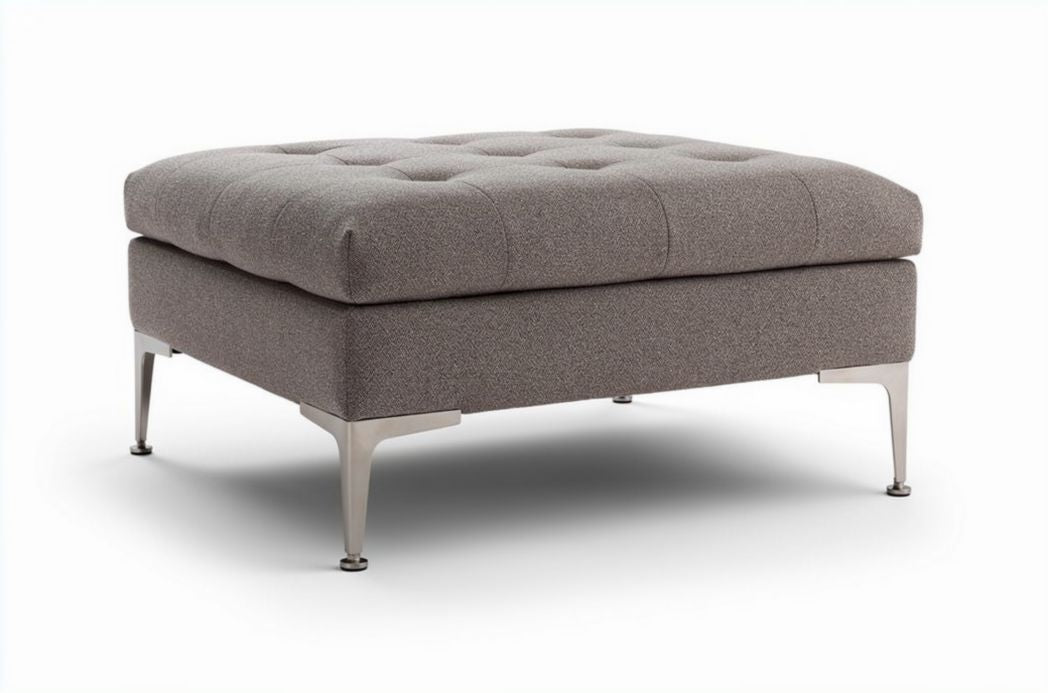 Zachte ottomane in grijs stof met metalen poten 80 x 80 x 40cm